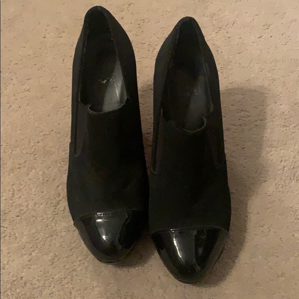 Black heels size 7